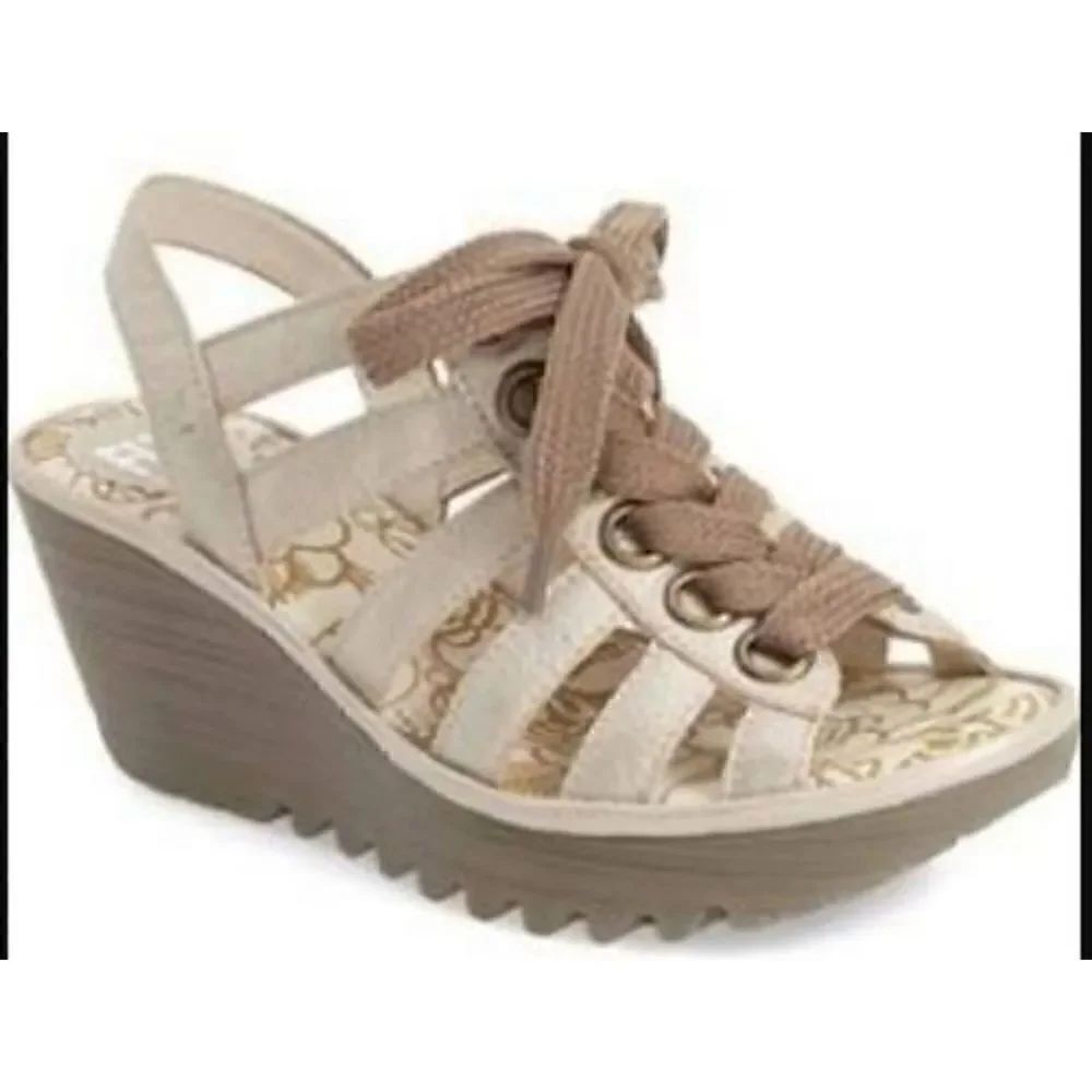 FLY London Yito Womens White Leather Gladiator Sandals Size 39/ excellent